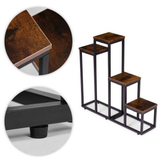 Štiristopenjsko stojalo za rože v mansardi