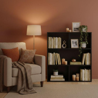 Moderna polica v črni barvi