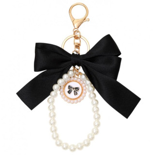 Obesek s črno pentljo in biseri