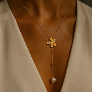 Ženska ogrlica s cvetjem in biserom