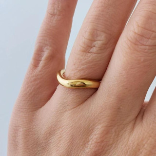 Ženski pozlačen prstan iz kirurškega jekla