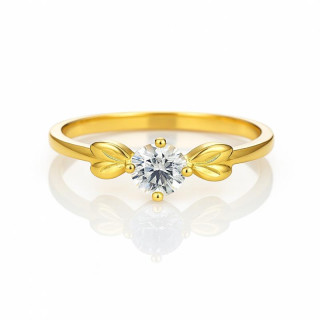 Pozlačen ženski prstan s kamnom