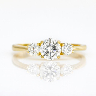 Ženski pozlačen prstan s cirkoni