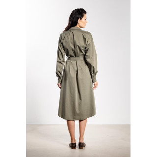 Srajčna obleka s pasom v barvi žajblja