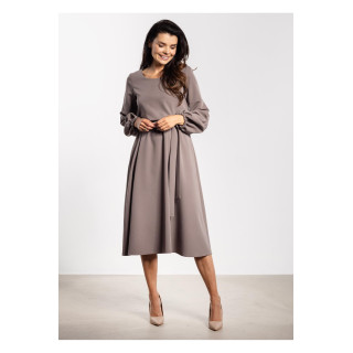 Ohlapna bež midi obleka s pasom