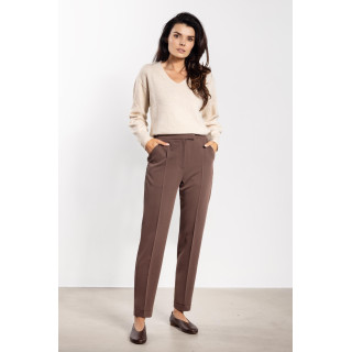 Ženske cigaretne hlače v rjavi barvi