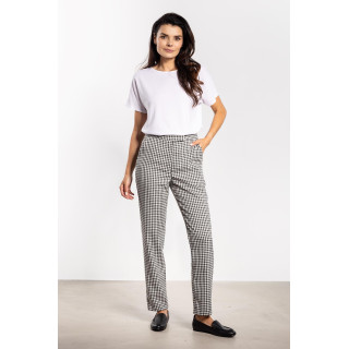 Črno-bele cigaretne hlače s karirastim vzorcem