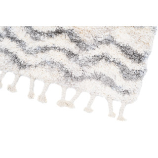 Kremno obarvana kosmata preproga z resicami