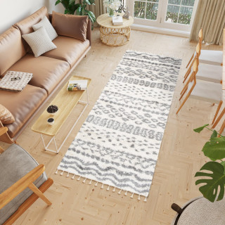 Kremna kosmata preproga z resicami