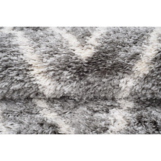 Temno siva preproga z resicami