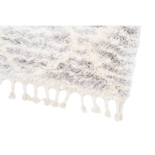 Kosmata siva preproga z vzorcem