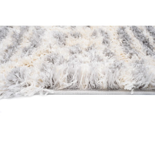 Kosmata siva preproga z vzorcem