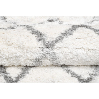 Kosmata kremna preproga