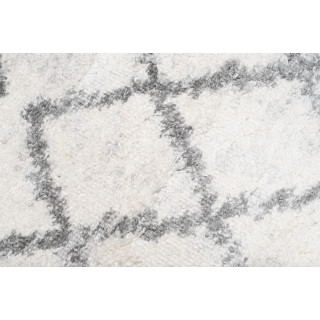 Kosmata kremna preproga