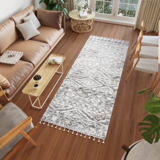 Kosmata preproga v sivi barvi