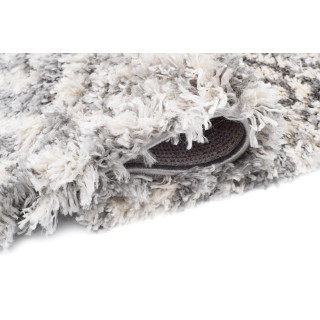 Kosmata preproga v sivi barvi