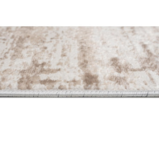 Krem preproga z nežnim vzorcem