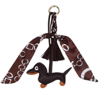 Obesek iz rjavega usnja za jazbečarja