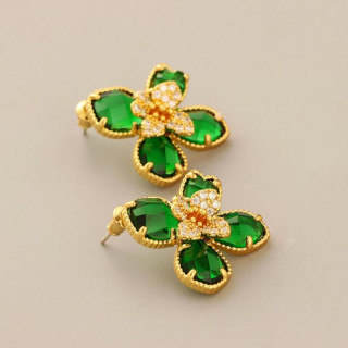Uhani v obliki zelenih cvetov s cirkoni