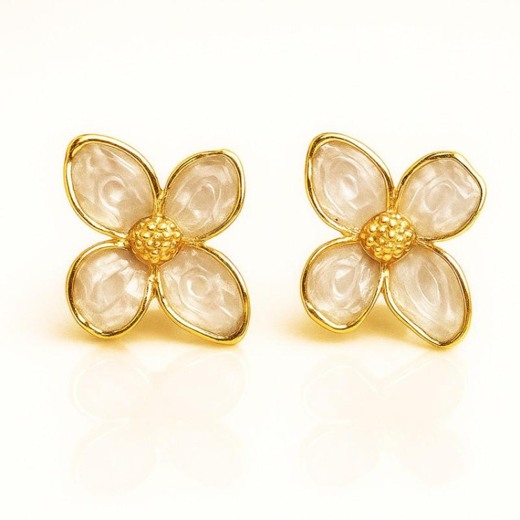 Ženski biserni uhani v obliki cveta