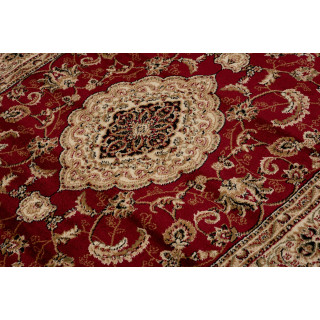 Rdeča preproga z vzorcem