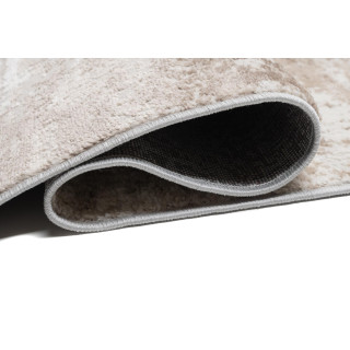 Bež preproga z vzorcem