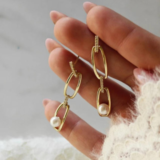 Pozlačeni viseči uhani z biseri