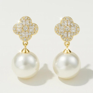 Pozlačeni ženski uhani z biseri