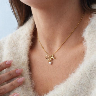 Ženska pozlačena ogrlica z pentljo in biseri