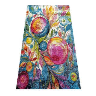 Otroška preproga z barvitim dizajnom