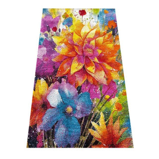 Otroška preproga z barvitim cvetličnim vzorcem
