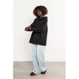 Temno siv volnen ženski pulover s kapuco