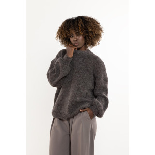 Temno bež topel ženski pulover