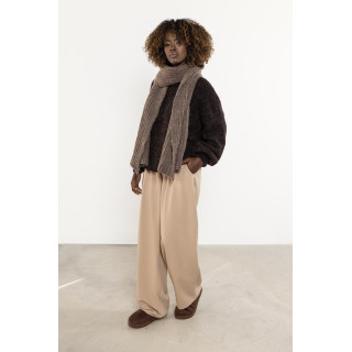 Dolg temno bež šal