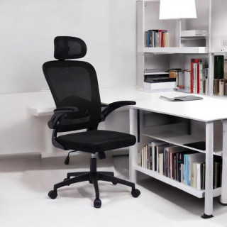 Pisarniški stol iz črne tkanine