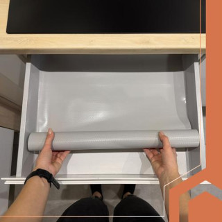 Siva nedrseča podloga za predale