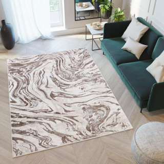 Svetlo rjava preproga z geometrijskim motivom