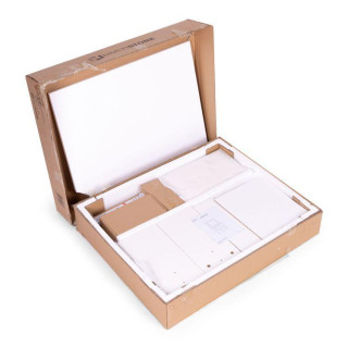 Toaletna mizica z ogledalom in LED osvetlitvijo