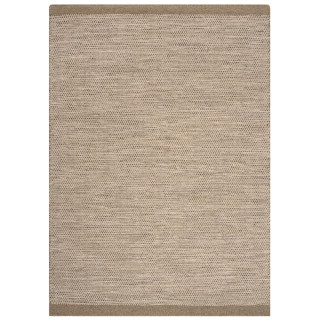 Pletena temno bež preproga v boho slogu