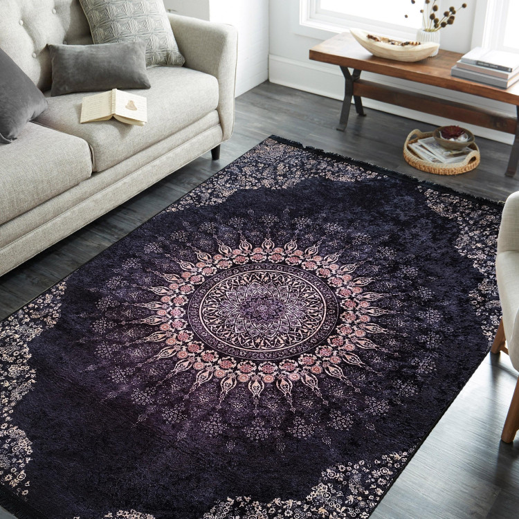 Barvita nedrseča preproga z vzorcem