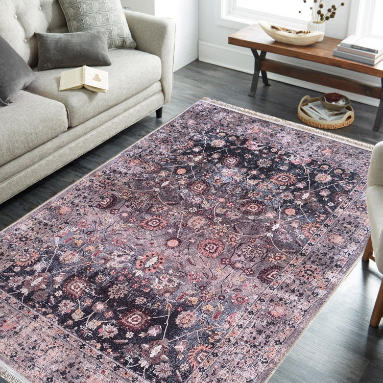 Barvita preproga s klasičnim vzorcem