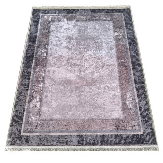 Preproga s klasičnim vzorcem