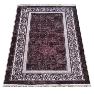 Preproga s klasičnim vzorcem