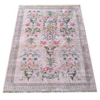 Barvita preproga s cvetličnim vzorcem