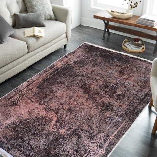 Rjava preproga z abstraktnim vzorcem