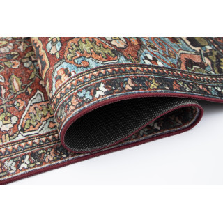 Barvita vzorčasta preproga