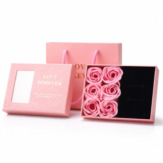 Roza škatla s 6 dišečimi milnimi vrtnicami