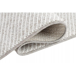 Bež preproga z resicami