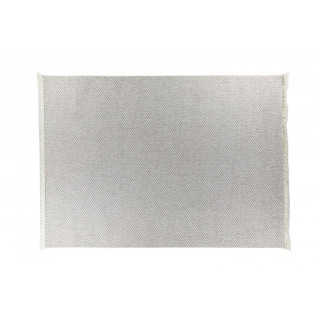 Bela preproga z resicami