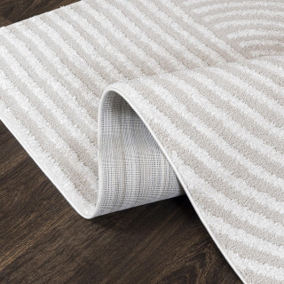 Vzorčasta kremna preproga